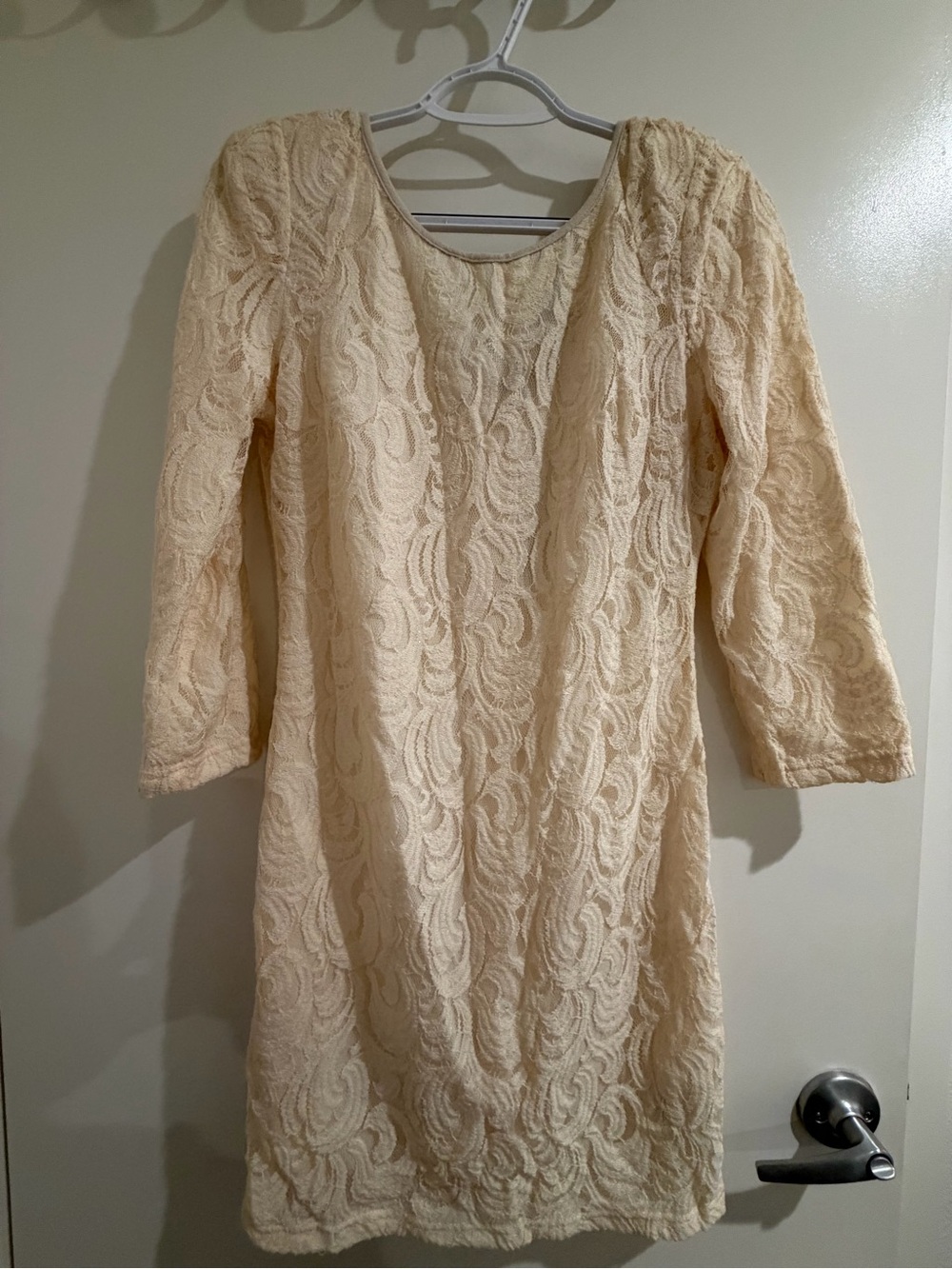 Elegant Cream Lace Midi Dress with Three-Quarter Sleeves
